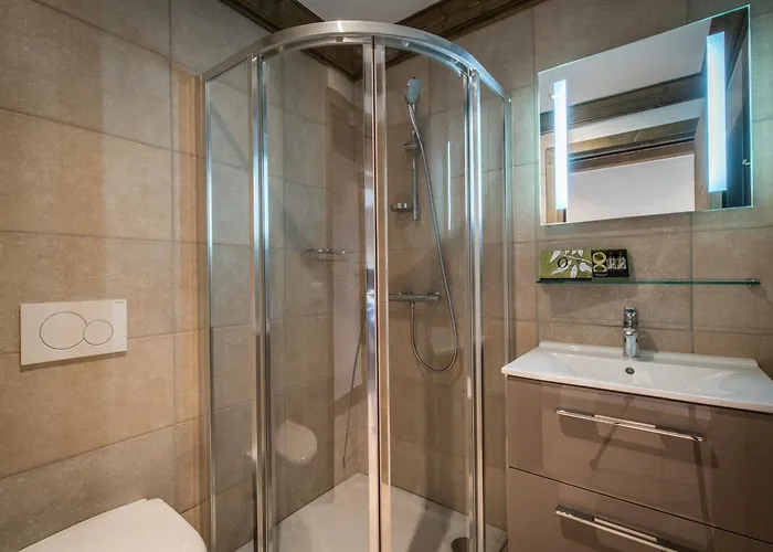 Renove 100m², Terrasse Sud, Parking Couvert, In-ski Out, 3 Chambres, 6 Pers - Fr-1-575-133 Appartement *