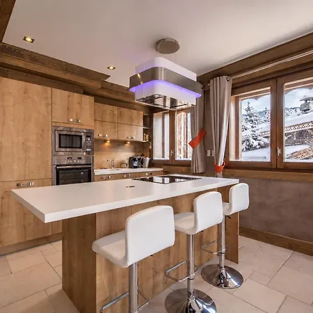Renove 100m², Terrasse Sud, Parking Couvert, In-ski Out, 3 Chambres, 6 Pers - Fr-1-575-133 Apartment Courchevel